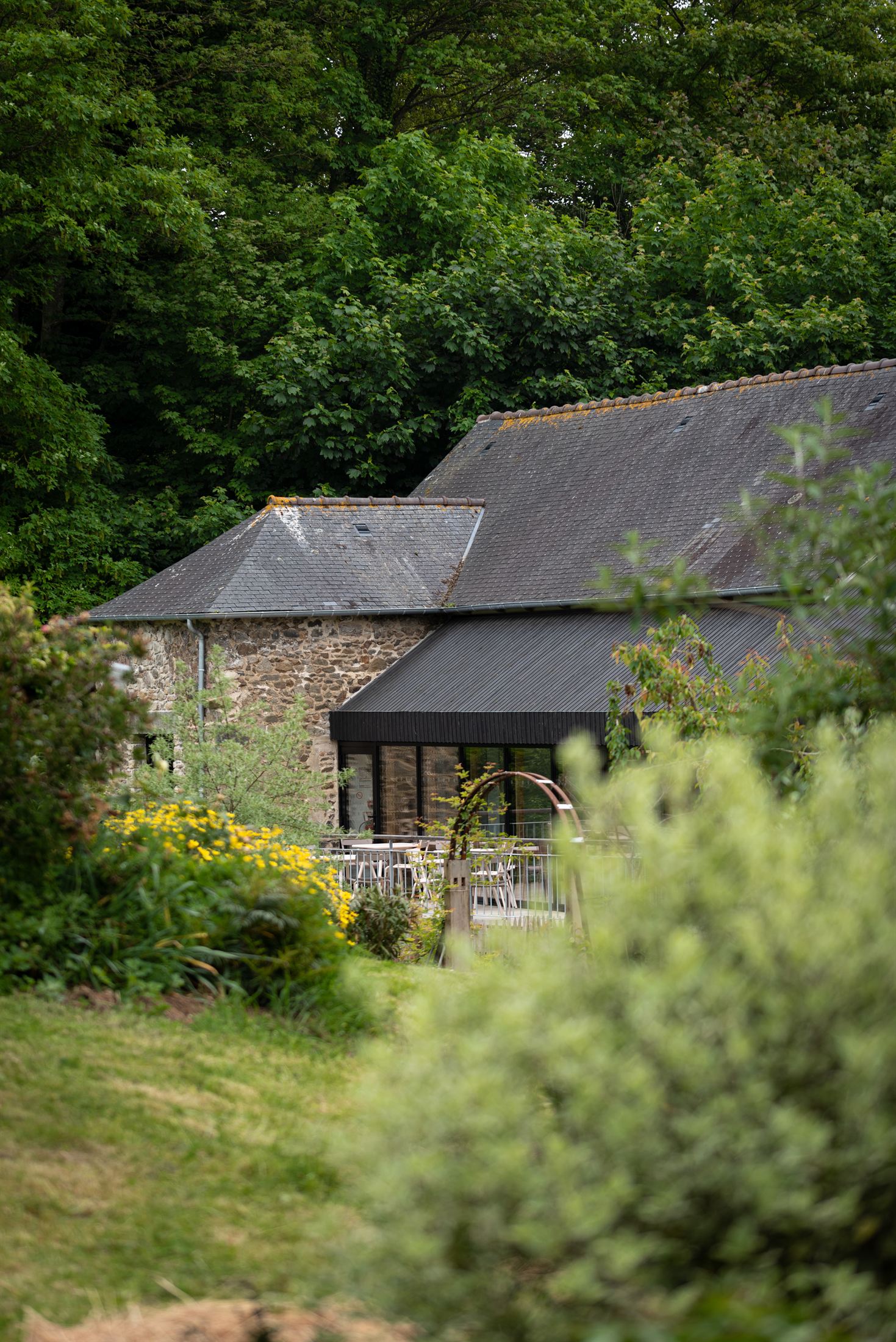 Le restaurant Rolland vu du jardin